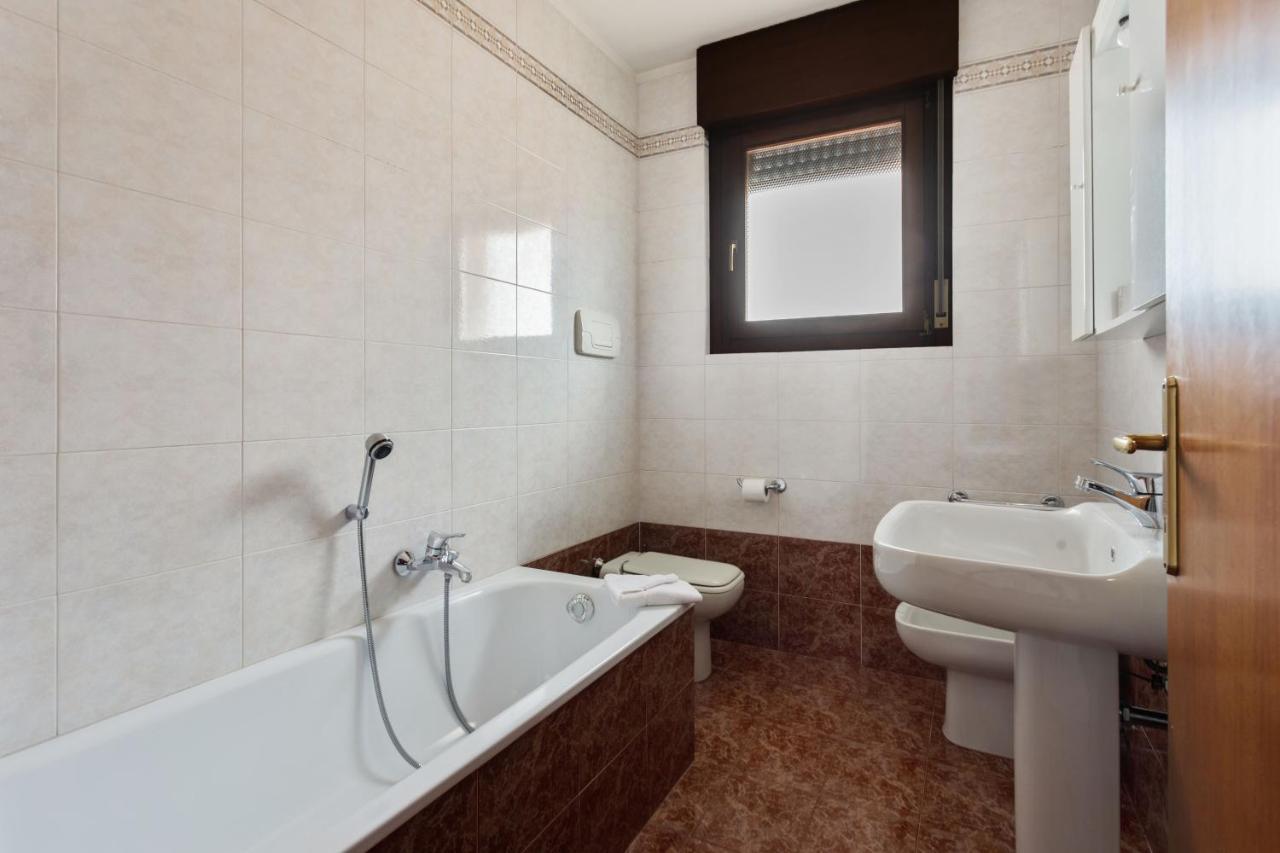 Borgo Roma With Parking - Pet Friendly Apartment Verona Exterior foto